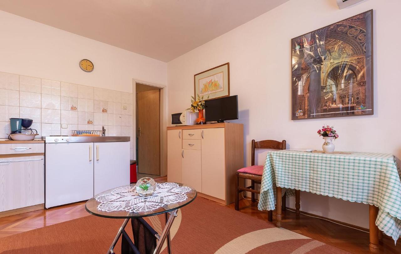Irena Apartamento Poreč Exterior foto