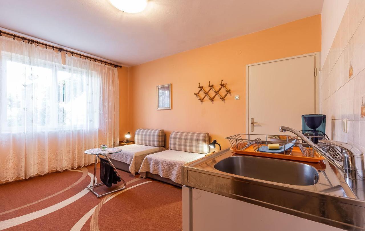 Irena Apartamento Poreč Exterior foto